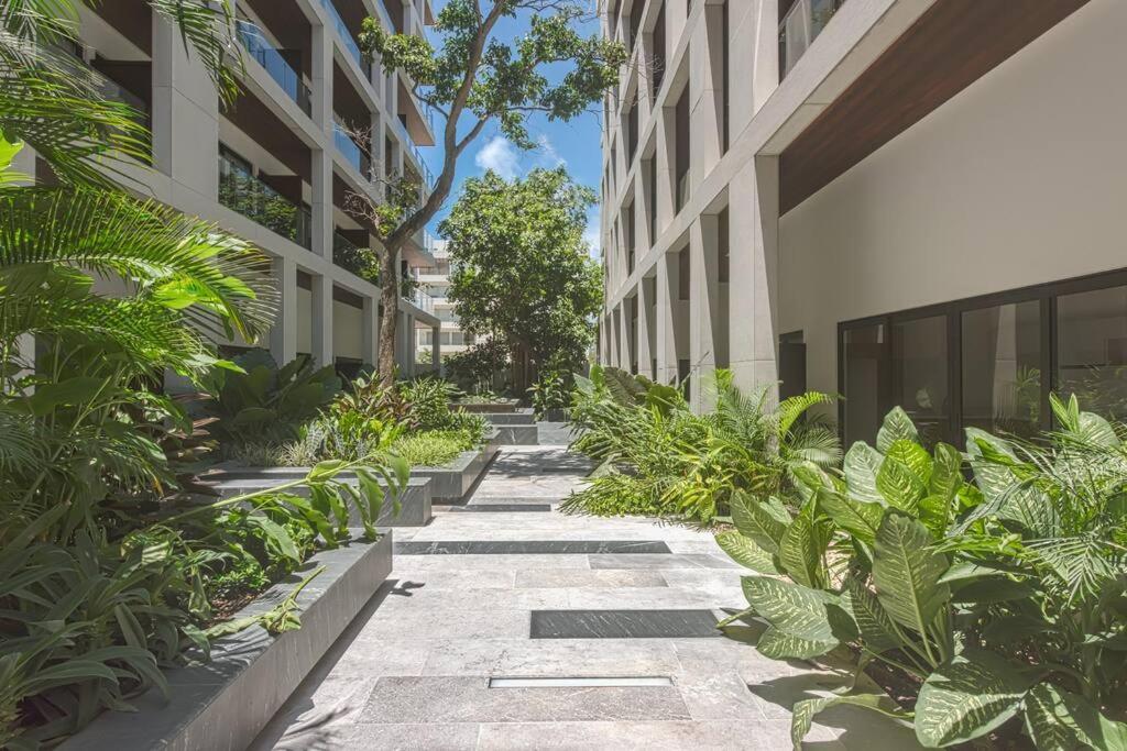 Ipana Condo, Rooftop Pools, Gym, Walk To Playa del Carmen