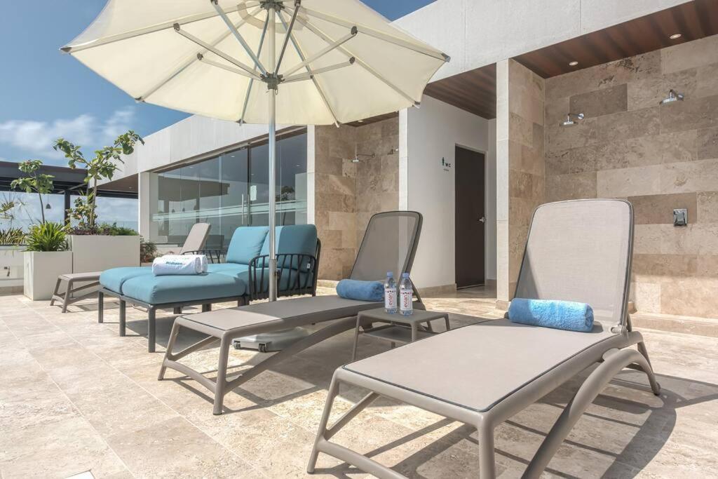 Ipana Condo, Rooftop Pools, Gym, Walk To