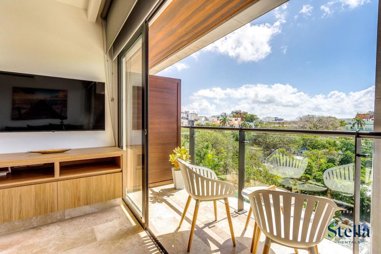 Ipana Condo, Rooftop Pools, Gym, Walk To