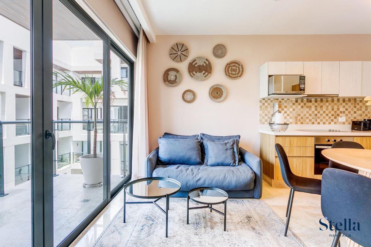 Ipana Condo, Rooftop Pools, Gym, Walk To