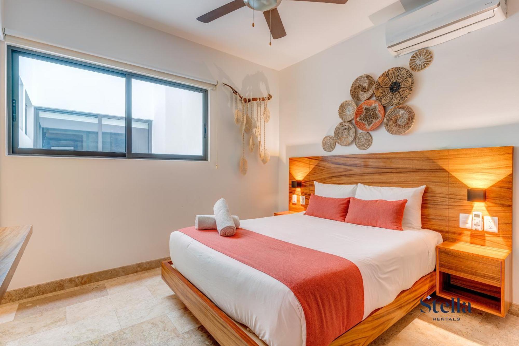Ipana Condo, Rooftop Pools, Gym, Walk To Playa del Carmen
