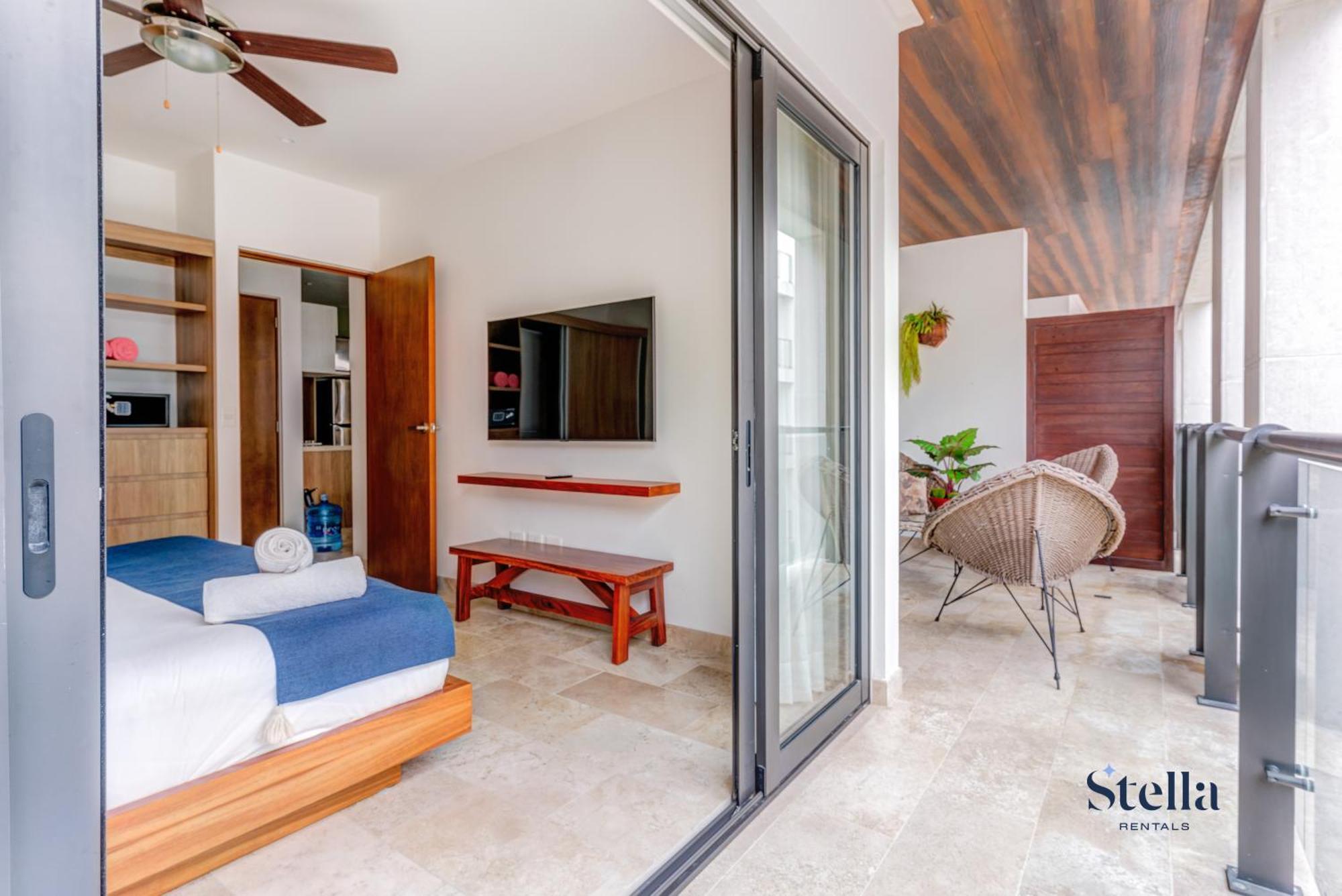 Ipana Condo, Rooftop Pools, Gym, Walk To *